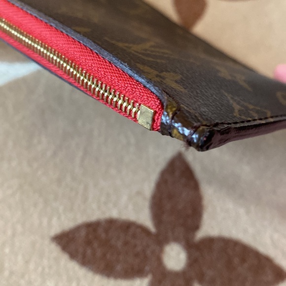 Authentic Louis Vuitton Monogram Pochette Wristlet Clutch LV - Picture 5 of 15
